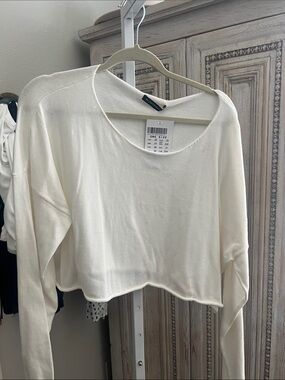 Brandy Melville Cream Cropped Long Sleeve Top